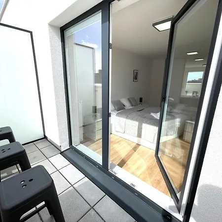 By The River - Center Apartman