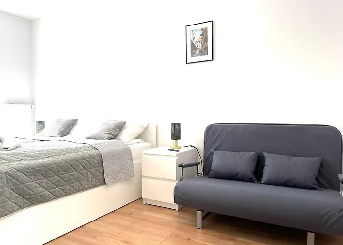 By The River - Center Apartment