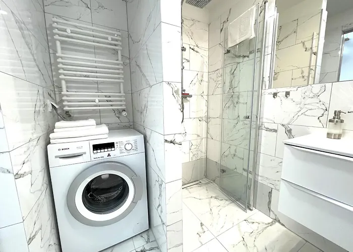 Apartment By The River - Center *