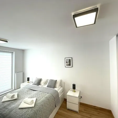 By The River - Center アパート ヴロツワフ