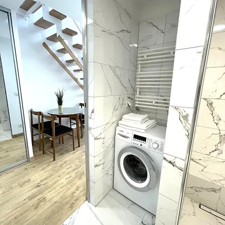 アパート By The River - Center